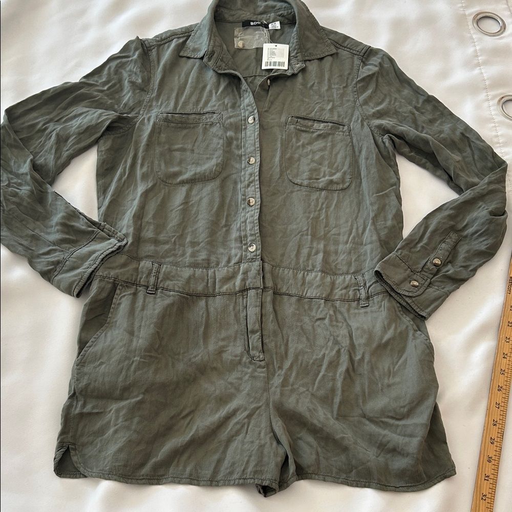 BDG Sage Green Collared rapper coveralls size medium new with tags